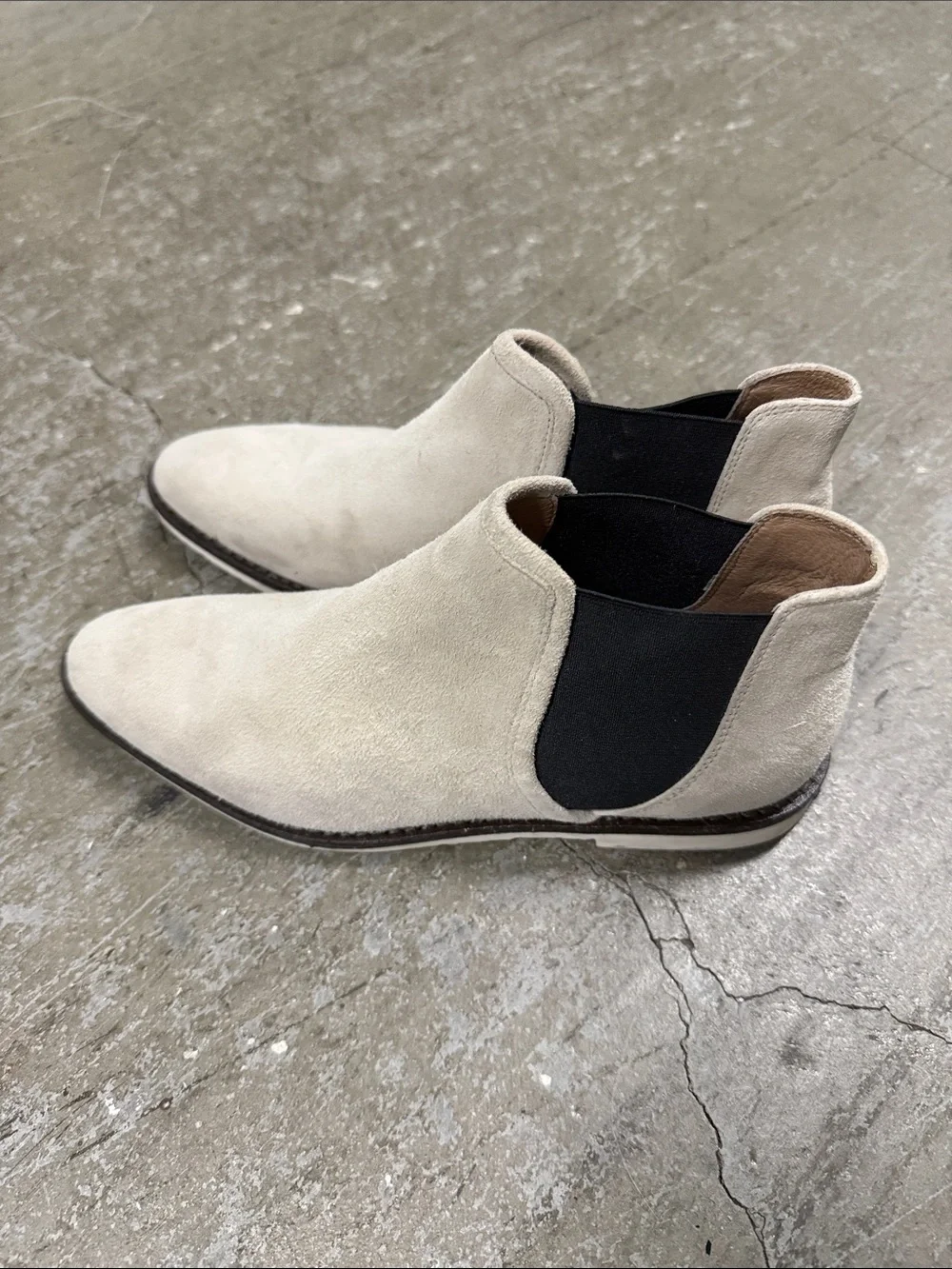 J. Crew Men's Suede Chukka Boots in Light Beige with Black Elastic